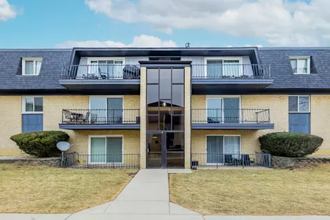 11128 S 84th Ave #2B, Palos Hills, IL 60465