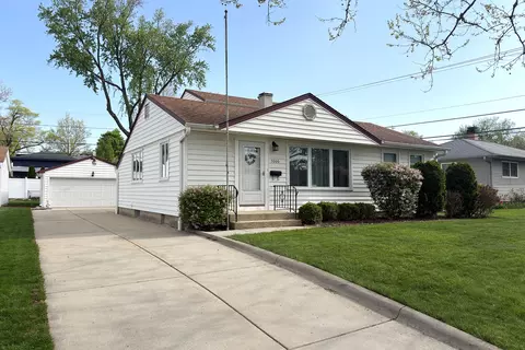 3000 Starling Ln, Rolling Meadows, IL 60008