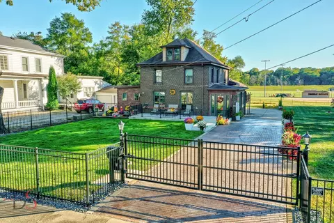 527 E Main St, Ottawa, IL 61350