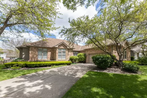 1437 Ambleside Cir, Naperville, IL 60540