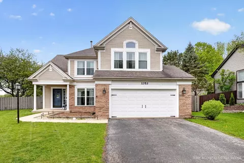 1353 Royal Oak Ln, Lake In The Hills, IL 60156