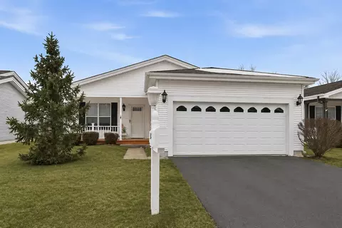 54 Rocking Horse Ln, Grayslake, IL 60030