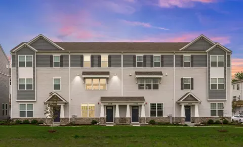 2718 Lily Ln, Rolling Meadows, IL 60008