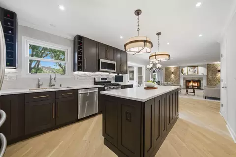 877 N Dovington Dr, Hoffman Estates, IL 60169 photo 12
