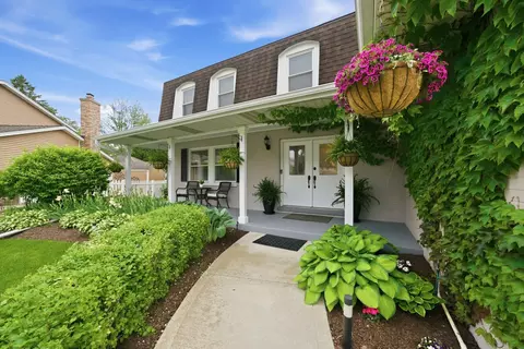 877 N Dovington Dr, Hoffman Estates, IL 60169 photo 4