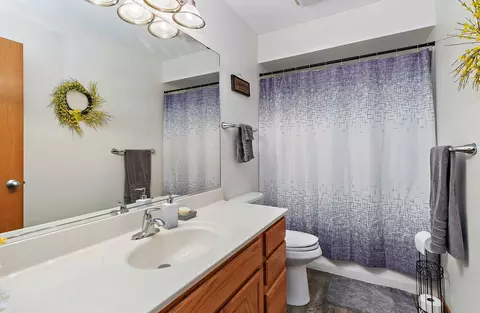 Bath - 919 Spring Dr, Marengo, IL 60152 photo 2 of 3