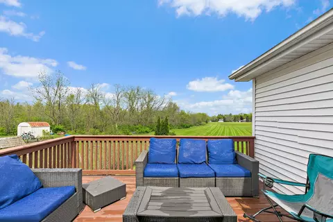 Exterior - 919 Spring Dr, Marengo, IL 60152 photo 3 of 5