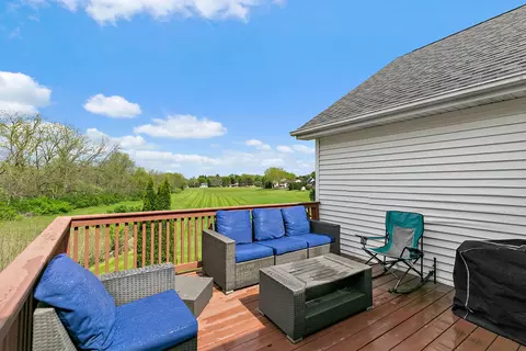Exterior - 919 Spring Dr, Marengo, IL 60152 photo 2 of 5