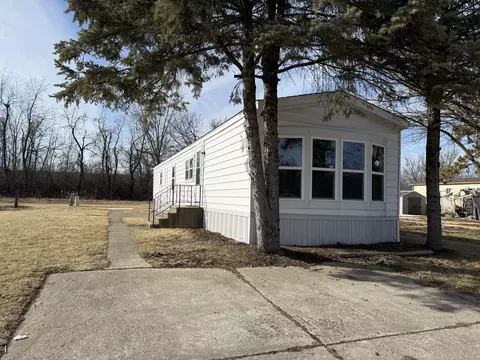 237 Blackthorn Rd, Matteson, IL 60443 photo 19