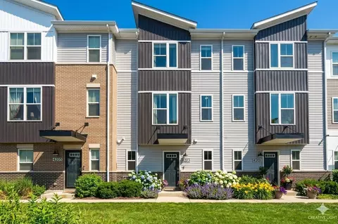 4203 Calder Ln, Aurora, IL 60504