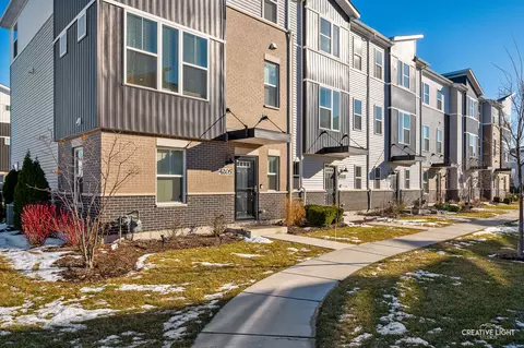 4203 Calder Ln, Aurora, IL 60504
