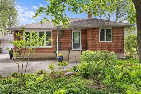 389 Poplar St, Crystal Lake, IL 60014