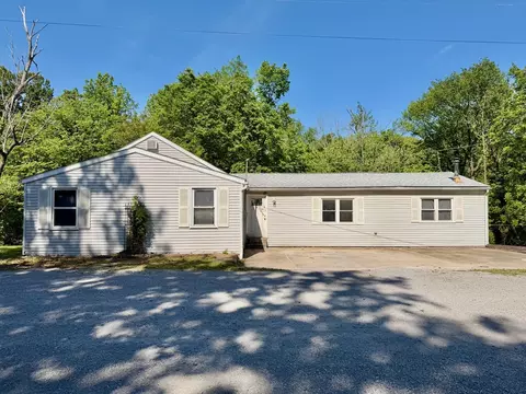 7 Lost Ranch Rd, Murphysboro, IL 62966