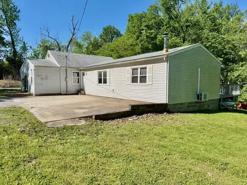 Exterior - 7 Lost Ranch Rd, Murphysboro, IL 62966 photo 7 of 8