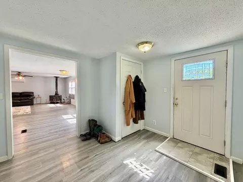 Entry Way - 7 Lost Ranch Rd, Murphysboro, IL 62966 photo 1 of 3