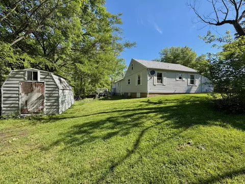 Exterior - 7 Lost Ranch Rd, Murphysboro, IL 62966 photo 4 of 8