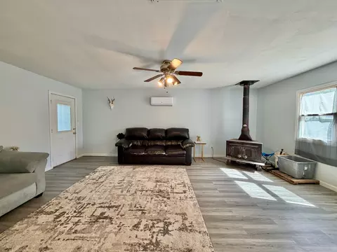 Living - 7 Lost Ranch Rd, Murphysboro, IL 62966 photo 6 of 6
