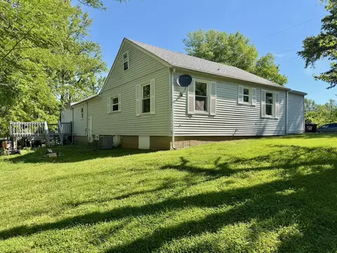 Exterior - 7 Lost Ranch Rd, Murphysboro, IL 62966 photo 3 of 8