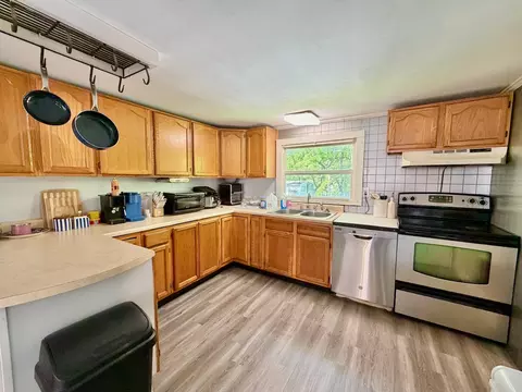 Kitchen - 7 Lost Ranch Rd, Murphysboro, IL 62966 photo 2 of 6