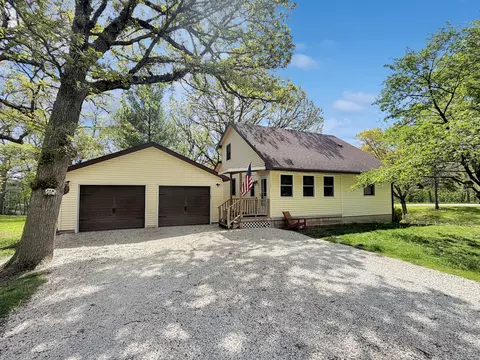 102 Dakota Dr, Loda, IL 60948