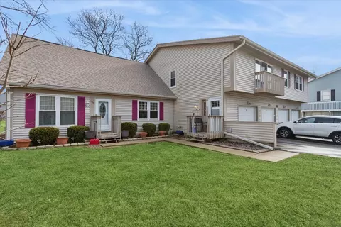 227 Elkhorn Ct #D, Bolingbrook, IL 60440