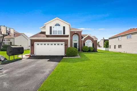 910 Great Plains Ave, Matteson, IL 60443