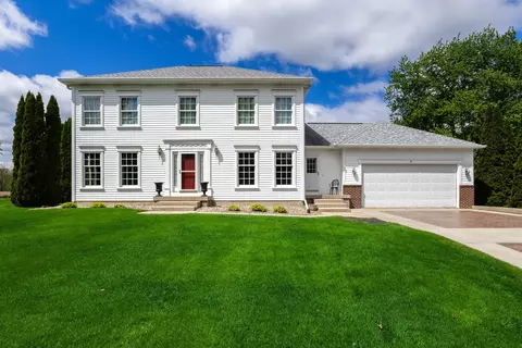 14 Timberlane Dr, Geneseo, IL 61254