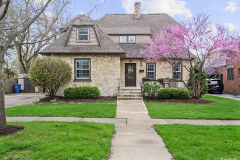 397 S Holly Ave, Elmhurst, IL 60126
