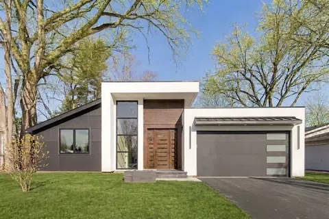 2238 Prairie St, Glenview, IL 60025