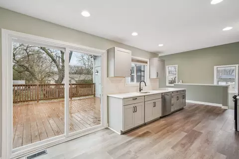 Kitchen - 402 Lily Ln, Lakemoor, IL 60051 photo 1 of 2