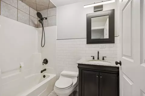 Bath - 402 Lily Ln, Lakemoor, IL 60051 photo 1 of 2