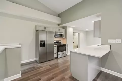 Kitchen - 402 Lily Ln, Lakemoor, IL 60051 photo 2 of 2