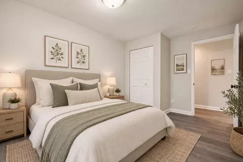 Bedroom - 402 Lily Ln, Lakemoor, IL 60051 photo 5 of 7