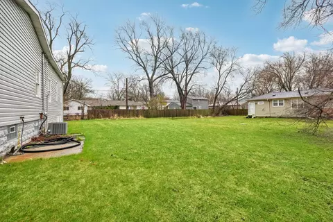 Exterior - 402 Lily Ln, Lakemoor, IL 60051 photo 7 of 7