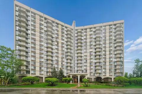 40 N Tower Rd #11H, Oak Brook, IL 60523