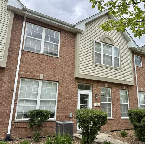 18764 S Burnside Station Dr, Mokena, IL 60448