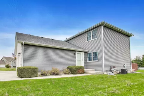 912 Whitetail Ln, Sandwich, IL 60548