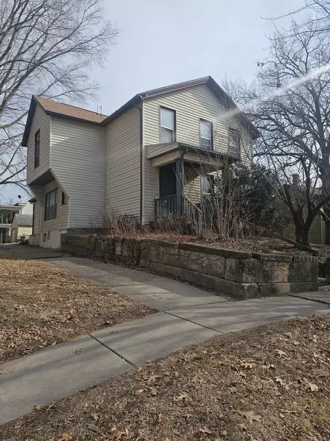 929 Bridge Ave, Davenport, IA 52803