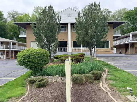 1104 Kimberly Rd #602, Bettendorf, IA 52722