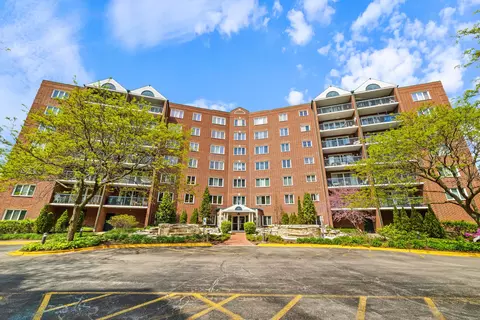 8560 W Foster Ave #203, Norridge, IL 60706