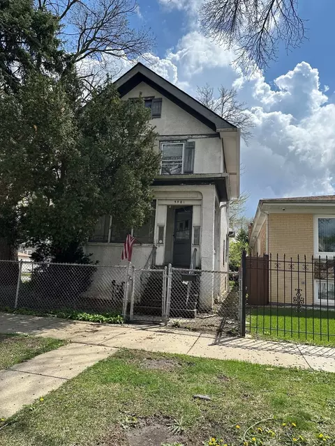 5901 W Berenice Ave, Chicago, IL 60634