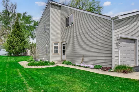 27 W032 Cooley Ave, Winfield, IL 60190