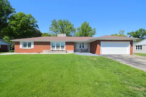 7 Fairway Dr, Mount Vernon, IL 62864