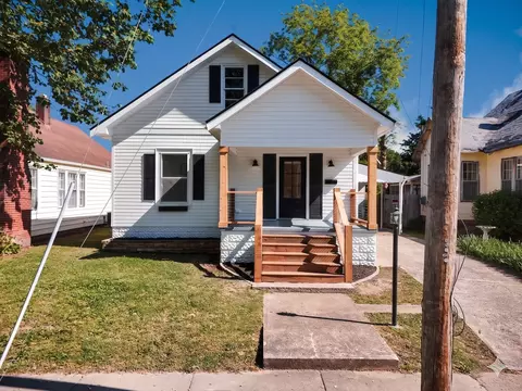 200 E A E Thorn St, Marion, IL 62959