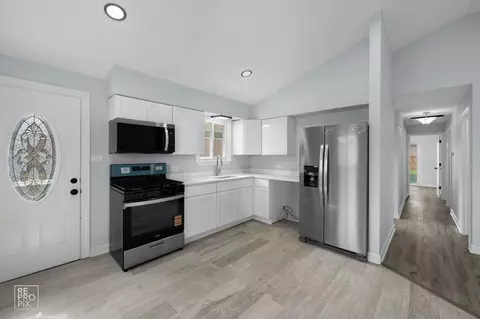7616 S 78th Ave, Bridgeview, IL 60455 photo 3