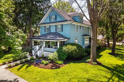 23 N Columbia St, Naperville, IL 60540