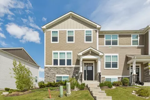 2370 Southwind Blvd, South Elgin, IL 60177