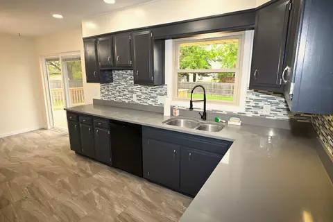 Kitchen - 49 E 6th St, El Paso, IL 61738 photo 1 of 4