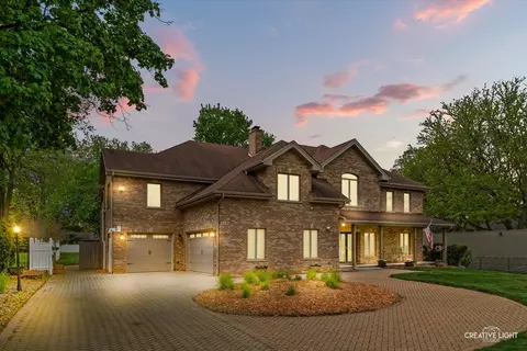 10 S060 Clarendon Hills Rd, Willowbrook, IL 60527