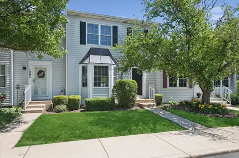 1573 Delaware Ct, Geneva, IL 60134
